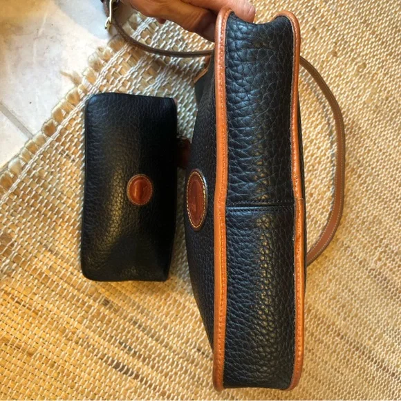 VINTAGE DOONEY matched set crossbody and coin purse Both zip closed Blk/Brown - Picture 5 of 10